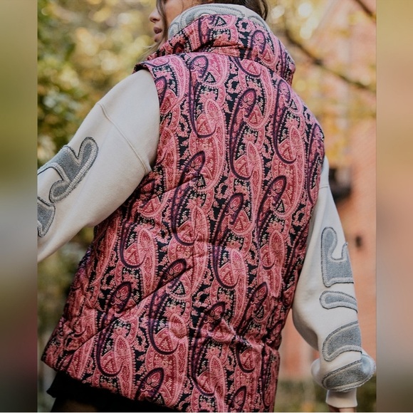Free People Flora Puffer Vest – Pink Paisley – XS/S (oversized fit) - Picture 4 of 14